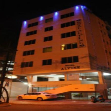 Hotel Alpine Pune Zewnętrze zdjęcie