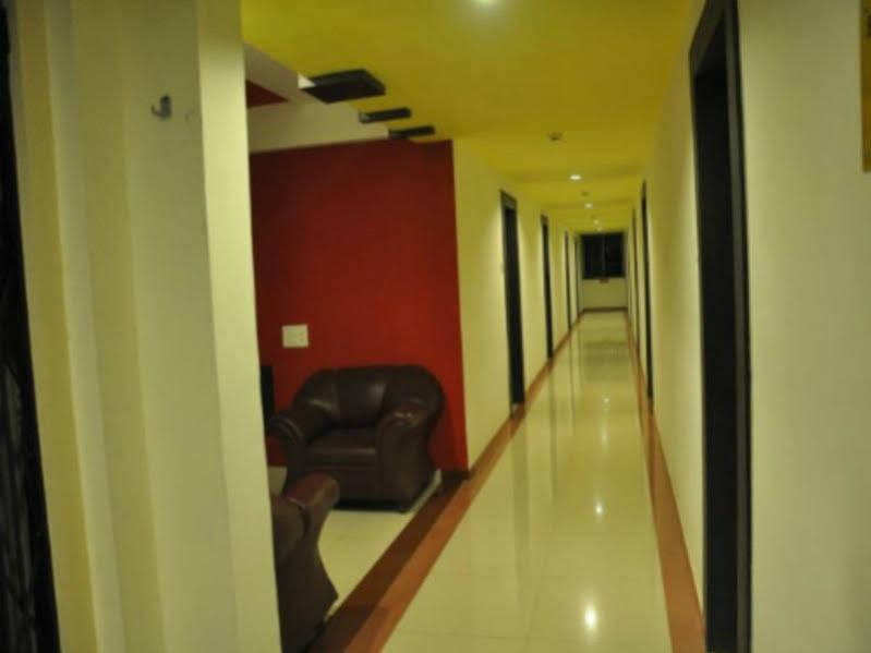 Hotel Alpine Pune Zewnętrze zdjęcie