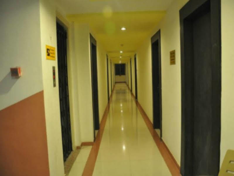 Hotel Alpine Pune Zewnętrze zdjęcie